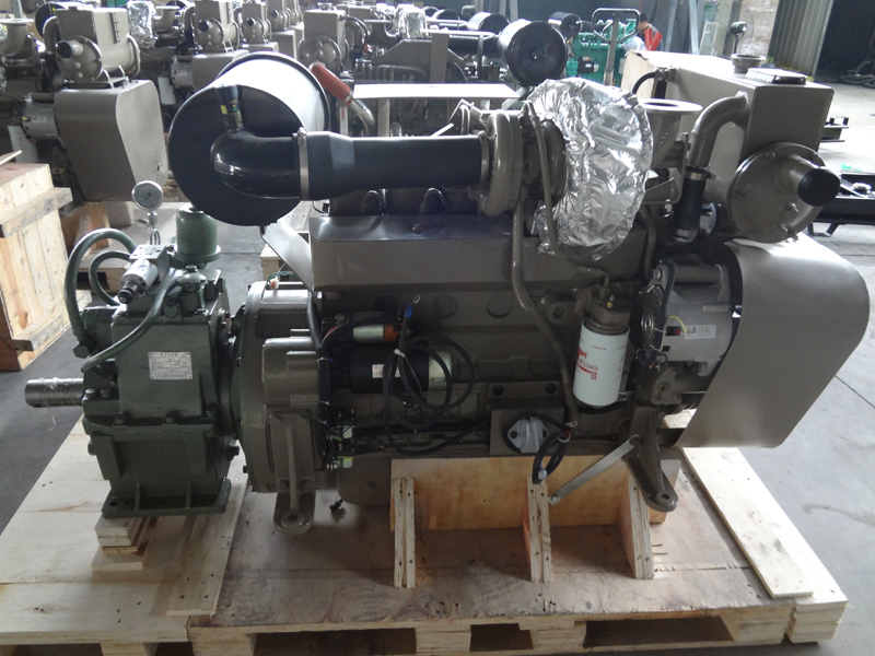  DCEC 6BTA5.9-M150 Marine Engine